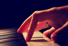 雷速体育：真正的多面手，丹麦门将沃贝本赛季在球队改打右边前卫.